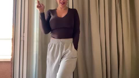 Lana online show from December 1, 9:02 am