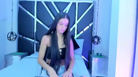 lana_rhoaades online show from June 20, 11:58 am
