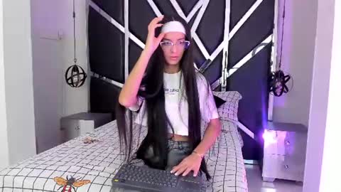 lana_rhoaades online show from June 18, 11:37 am
