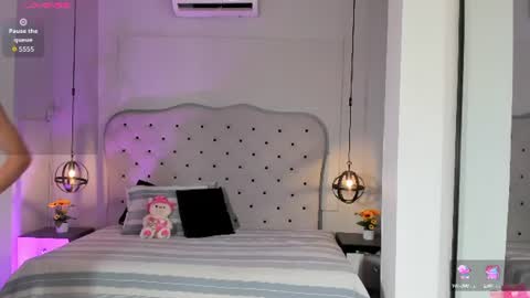 lana_rhoaades online show from July 7, 11:57 am