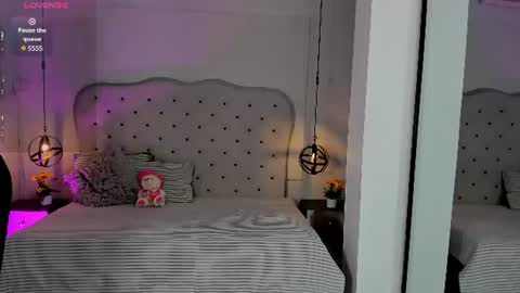 lana_rhoaades online show from July 22, 12:17 pm