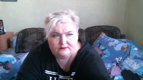 Snapshot of lanacat555 chatting on February 13, 10:44 am lanacat555 online show from February 13, 10:44 am
