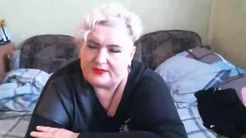 Snapshot of lanacat555 chatting on September 19, 1:10 pm lanacat555 online show from September 19, 1:10 pm