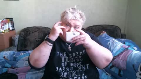 Snapshot of lanacat555 chatting on February 10, 9:47 am lanacat555 online show from February 10, 9:47 am