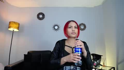 Snapshot of lanadoux_ chatting on December 8, 8:15 pm Mistress Lana online show from December 8, 8:15 pm