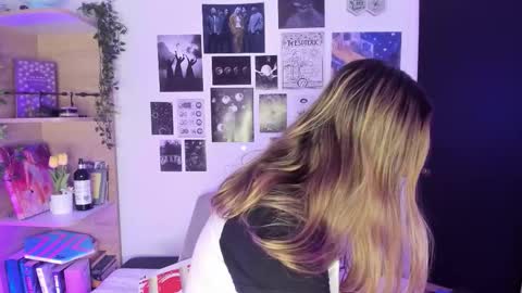 Snapshot of lanaherondale_ chatting on October 6, 9:41 pm lanaherondale_ online show from October 6, 9:41 pm