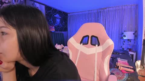 L A N A  online show from January 23, 11:15 pm