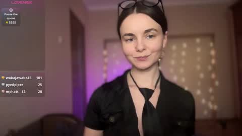 Snapshot of lanaloulou chatting on September 22, 1:53 pm Lana online show from September 22, 1:53 pm
