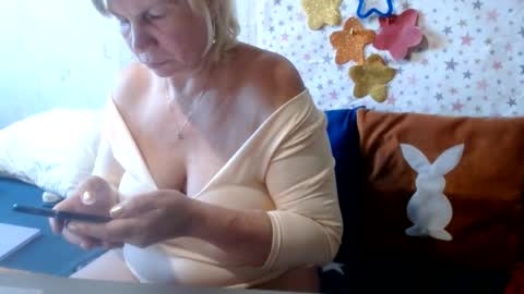LovelyQueen online show from July 13, 8:26 am