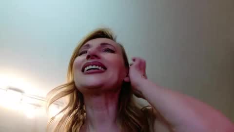 Snapshot of lanasweet9 chatting on January 15, 6:19 pm Lana online show from January 15, 6:19 pm
