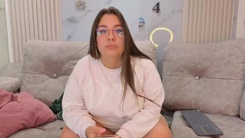 lanna_as online show from April 17, 8:05 am