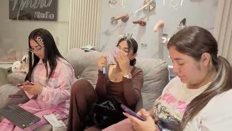 lanna_as online show from November 22, 4:26 am