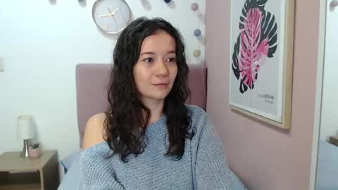 Lanna online show from November 19, 1:22 pm