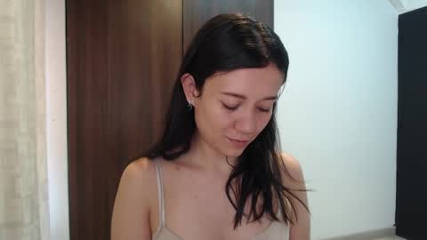 Lanna online show from March 3, 1:04 pm