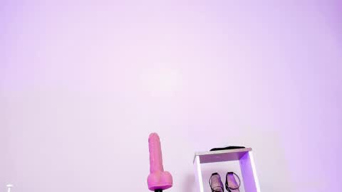 Snapshot of lanna_russo1 chatting on September 16, 12:35 pm Lanna miley Russo online show from September 16, 12:35 pm