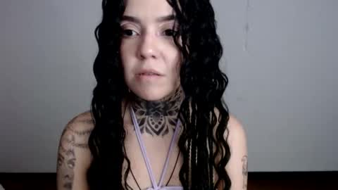 Snapshot of lannie_gonzales chatting on December 19, 11:25 pm LANNIE online show from December 19, 11:25 pm