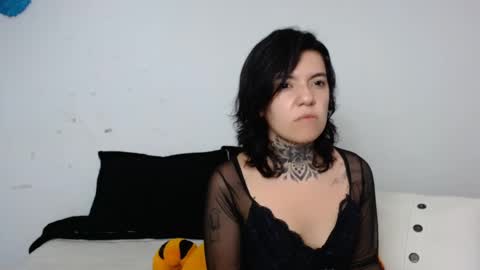 Snapshot of lannie_gonzales chatting on January 15, 9:51 pm LANNIE online show from January 15, 9:51 pm