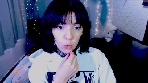 LANNIE   online show from March 17, 2:10 pm