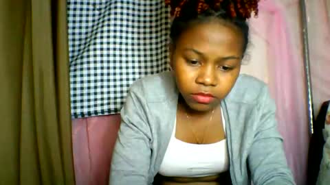 lara_belle online show from June 10, 1:49 am