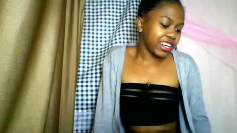 lara_belle online show from June 25, 5:12 am