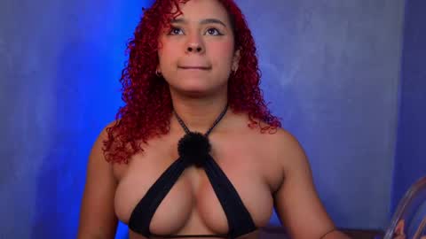 lara_curly online show from May 27, 10:23 am