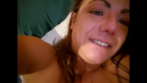 Snapshot of laraa333 chatting on September 28, 3:24 am Little online show from September 28, 3:24 am