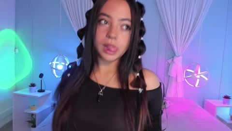 Snapshot of laraa_rous chatting on September 14, 3:43 pm lara online show from September 14, 3:43 pm