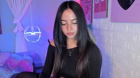 Snapshot of laraa_rous chatting on September 17, 3:59 am lara online show from September 17, 3:59 am