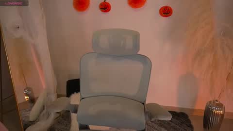 Lara  online show from October 21, 11:03 am