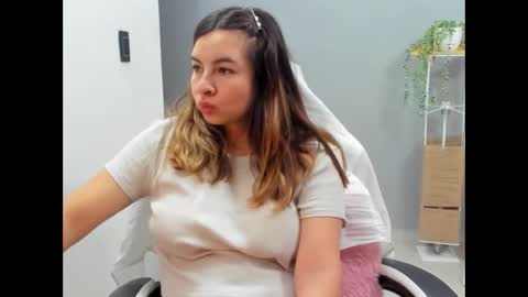 Lara online show from June 1, 3:30 am