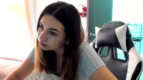 Lara online show from July 28, 8:12 pm
