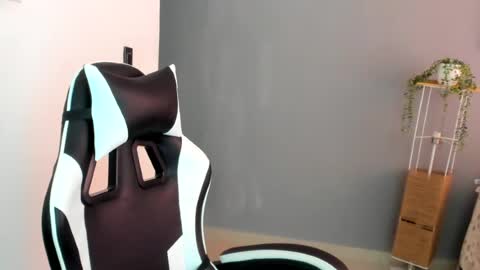 Lara online show from June 12, 5:54 pm
