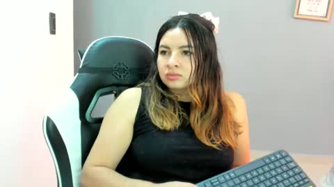 Lara online show from June 24, 7:46 pm