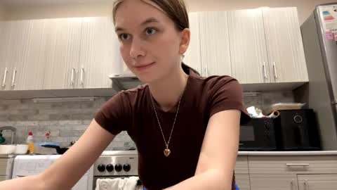 lara online show from March 28, 7:24 pm