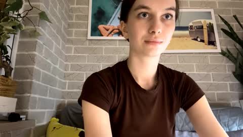 lara online show from March 21, 6:57 pm