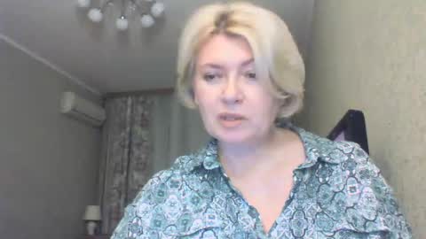 Snapshot of laramrs chatting on October 10, 5:07 pm laramrs online show from October 10, 5:07 pm