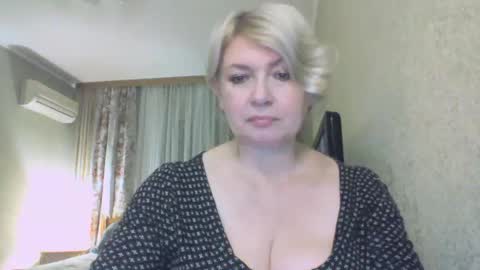 laramrs online show from November 12, 5:44 pm