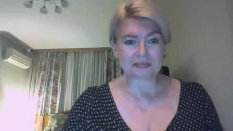 Snapshot of laramrs chatting on October 13, 4:20 pm laramrs online show from October 13, 4:20 pm