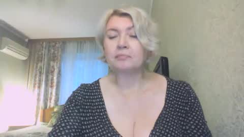 laramrs online show from October 26, 2:01 pm