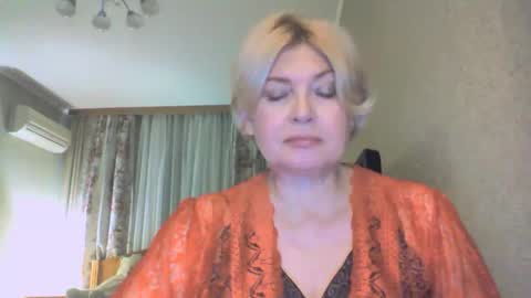 Snapshot of laramrs chatting on October 16, 4:53 pm laramrs online show from October 16, 4:53 pm