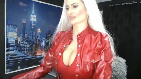 Snapshot of laras_moans chatting on December 21, 8:07 am laras_moans online show from December 21, 8:07 am