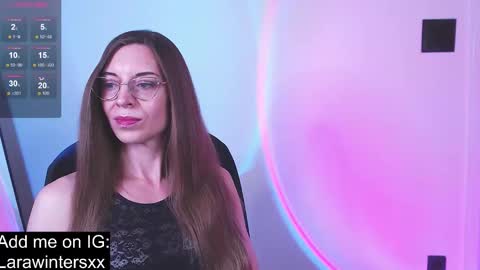 larawinters online show from November 12, 10:30 pm