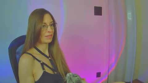 larawintersxxx online show from November 19, 10:21 pm