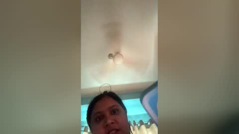 lare US online show from April 29, 9:01 am