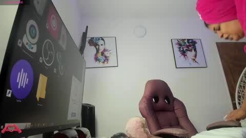 laris_park online show from January 30, 6:56 am