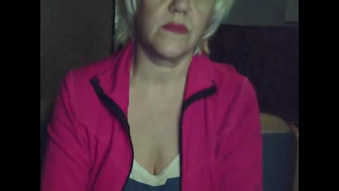 Snapshot of larisaq4ugo24 chatting on October 10, 3:28 pm larisaq4ugo24 online show from October 10, 3:28 pm