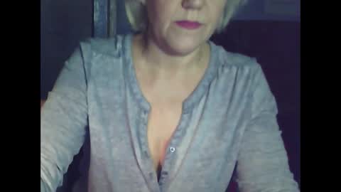 Snapshot of larisaq4ugo24 chatting on January 22, 9:02 am larisaq4ugo24 online show from January 22, 9:02 am