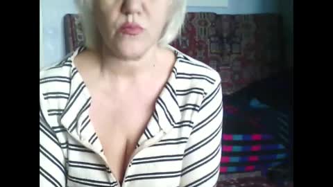 Snapshot of larisaq4ugo24 chatting on February 17, 10:29 am larisaq4ugo24 online show from February 17, 10:29 am