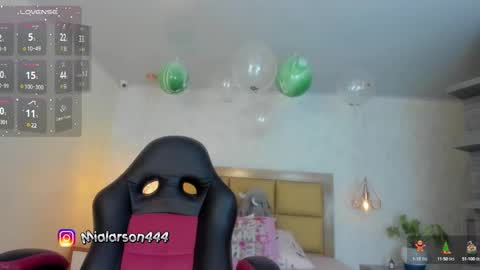 Snapshot of larsonmia chatting on January 24, 12:20 pm MIA online show from January 24, 12:20 pm