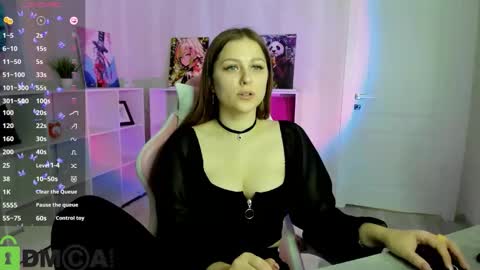 Snapshot of lasly_fox chatting on October 18, 12:46 am Leslie GTM2 Mon Tue Sat 0300am-1000am Thu and Sun 0900am-1600pm. online show from October 18, 12:46 am